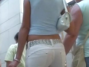 Street Candid Vid Of A Hot Young Brunette Woman Shopping