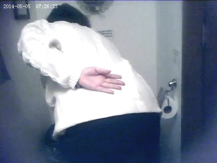 Fatty mature woman pees in front of the spy camera