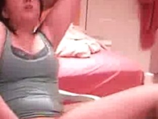 Chubby Young Girl Masturbating On The Webcamera