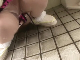 Blowing a fat pecker in the middle of the street