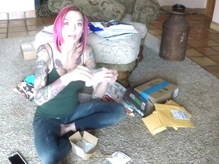 Mail Time and Dress Try On!