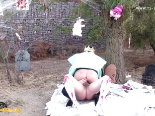 Jesse Escapes From Wonderland - TS-Jesse