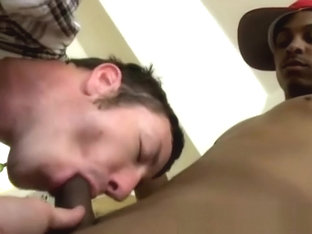 Gay interracial thug gets off