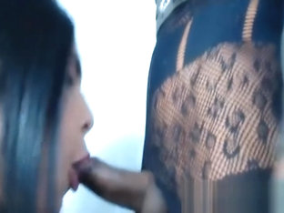 Hot Tranny Giving a Wild Deepthroat