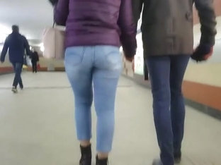 junior sexy blonde with hot round ass