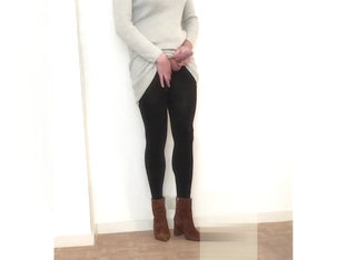 Shemale handsfree cum in pantyhose