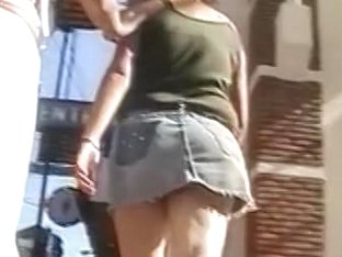 Woman With Fat Butt Gets Cover By Stranger's Camera Outdoors
