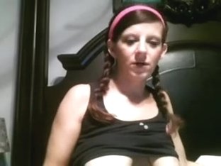 I'm toying my twat in amateur masterbation porn vid