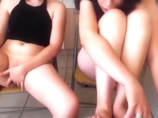 Xlovegirlsxsx Private Video On 07/12/15 18:00 From Chaturbate