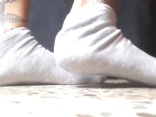 Milf Taking Off Sneakers & Socks Foot Fetish Playtime