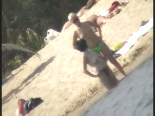 Sexy amateur hidden beach cam video