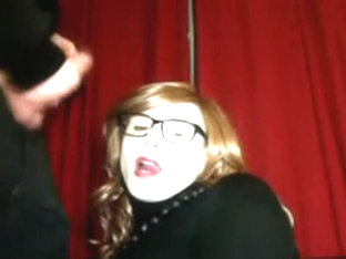 crossdresser wordt hard geneukt