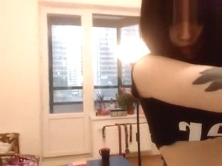 Laurra666 showed boobs in free chat