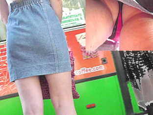 Real upskirt vid filmed in the public transport