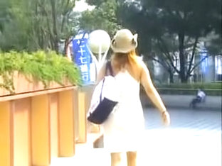 Sharking of a gorgeous babe on a busy street in Japan