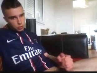 Parisian hottie cums on chatroulette