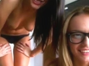 Two Webcam Teens Have Some Dirty Fun