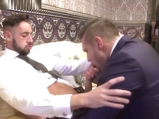 Muscle gay flip flop and cumshot