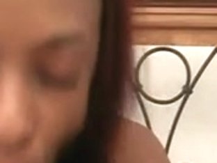 Swarthy babe love the smack of manjuice