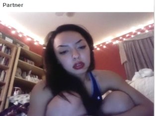 teen show her perfect ass