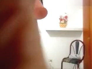 Brunette Victoriaharps fucks herself