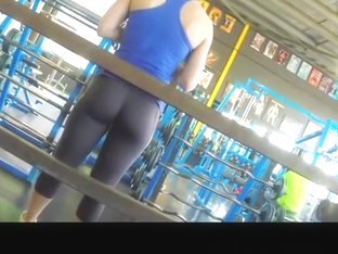 Sporty chick in the gym gets down bloused