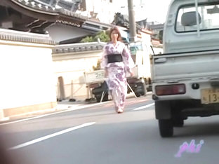 Public Sharking Of A Gorgeous Japanese Woman In A Kimono