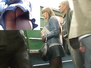 Blond Subway Beauty Flashed Her Upskirt