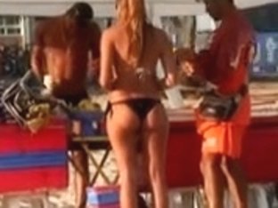 Great Butt At The Beach