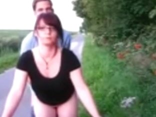 Slutty Couple Suck And Fuck On The Road Side