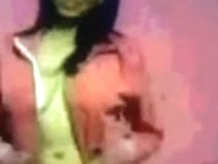 Latin Babe en la camara three