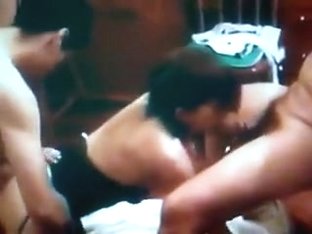 AndreaSex gozada por tres machos en bang