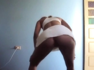 Dancing with her fuckable ass