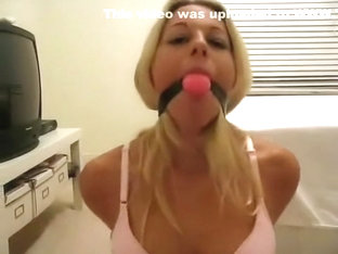 Make up artist (bondage)