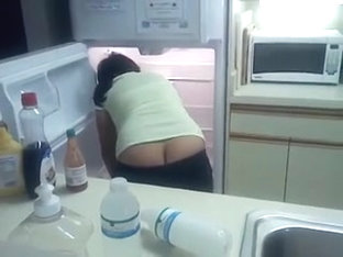 Housekeeper buttcrack