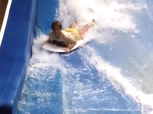 Sexy Flowrider Is Demonstrating Her Downblouse In Aqua Park