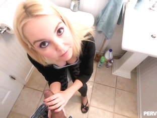 Sassy Girl, Aaliyah Love Is Giving A Nice Blowjob And A Handjob, While In The Bathroom