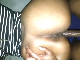 Detroit girl throws that ass back