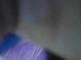 Латинская мама с большими сиськами дрочит киску