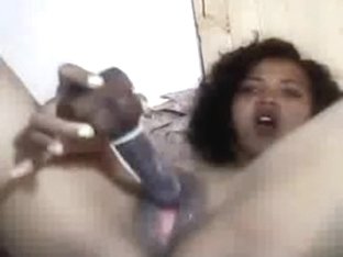 masturbation d'une belle immature malgache part2