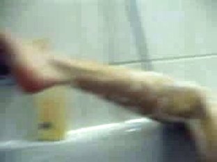 Sexy Alexandra Masturbates In The Tub