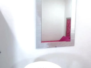 dilettante t-girl Ts Enjoys Herlself In A Solo Masturbation