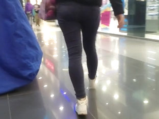 Ass at the mall in the early morning