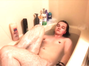 Max Anax | Relaxing bath & dildo fun