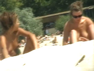 Beach Voyeur Gets His Spy Cam In Action For A Nudist Shot