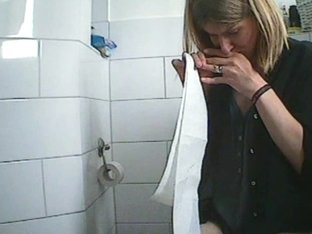 Gathering Voyeur Footage In A Female Bathroom