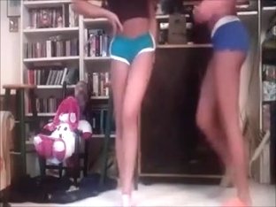 2 Girls Twerking And Dancing (camaster)