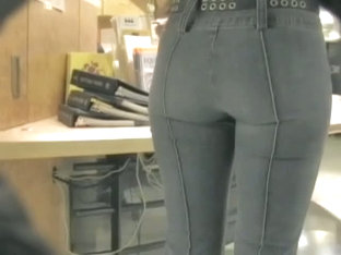 Hot ass in jeans in this street candid video