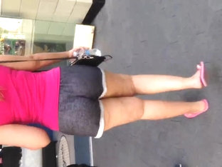 Nice booty jiggle in shorts