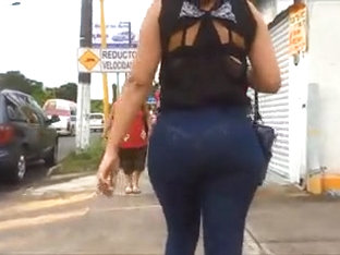 Madura Nalgona Caminando.